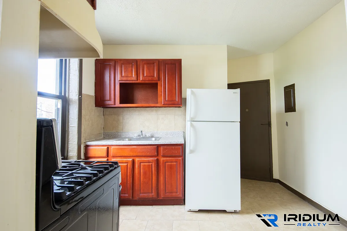 Building Photo - 423 Rose Ave #10
