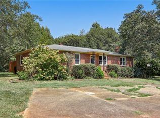 613 Farrs Rd, Easley, SC 29640