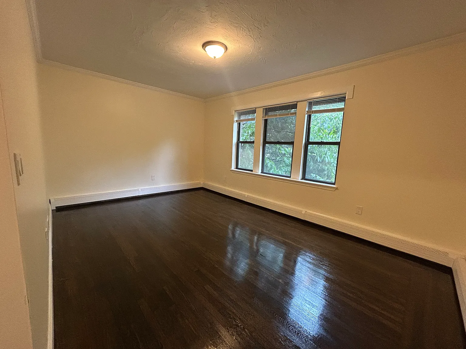 4 bed, 1500 sqft, $3,167 — Photo 4