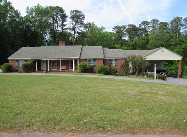 1st image of 441 Woodridge Dr