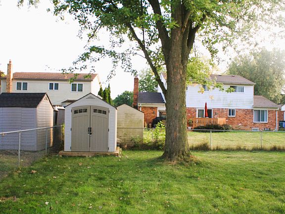 5th image of 2048 Highbury Dr