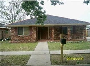 7330 Crestmont Rd, New Orleans, LA 70126