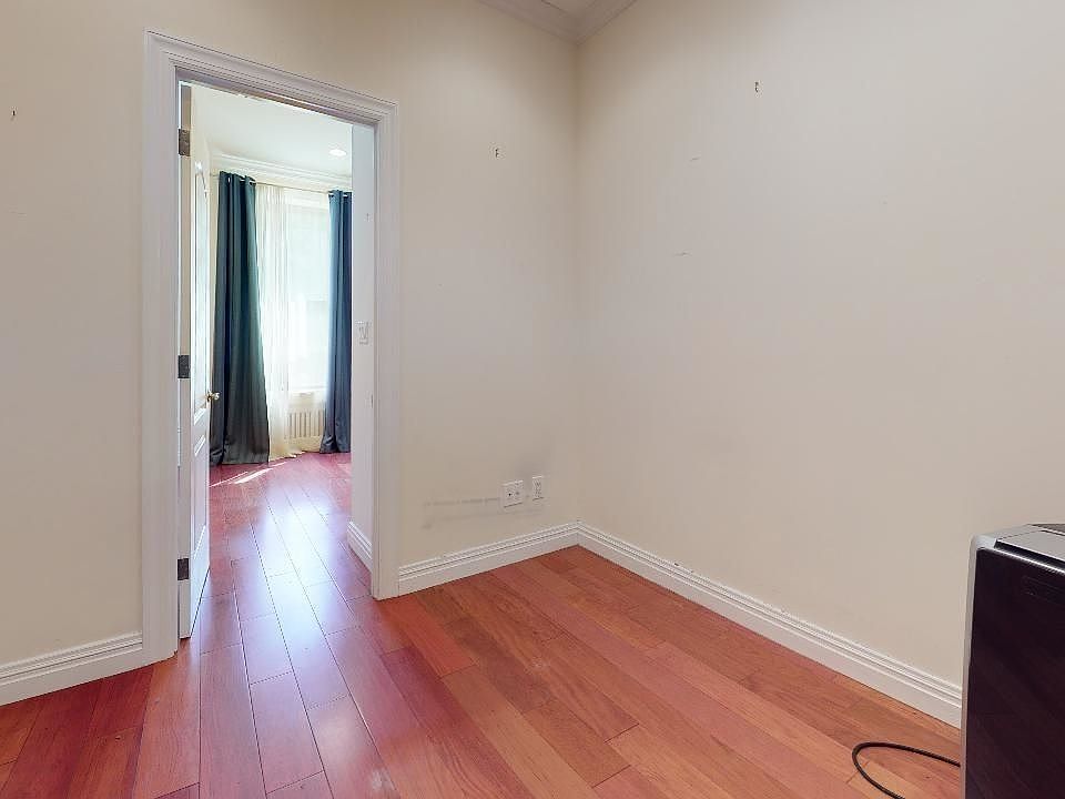 2nd image of 157 E 99th St APT 2A
