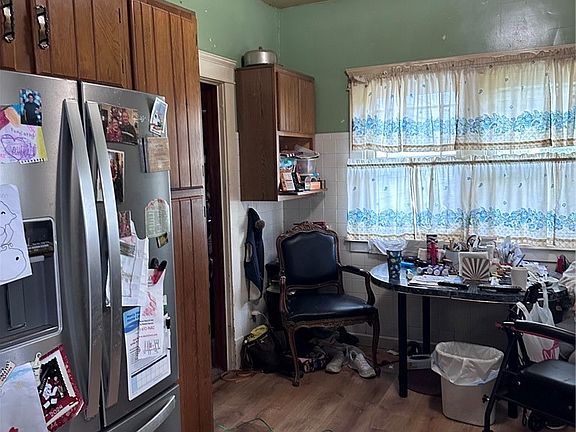 2nd image of 615 Washington Ave