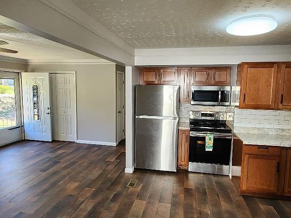 2nd image of 2639 Saint James Ave