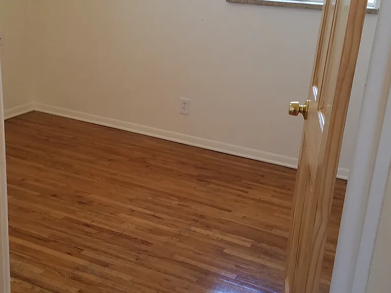 5564 S Grant St — Photo 7