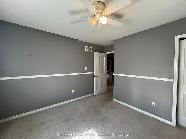 144 Meadowoak Cres — Photo 35