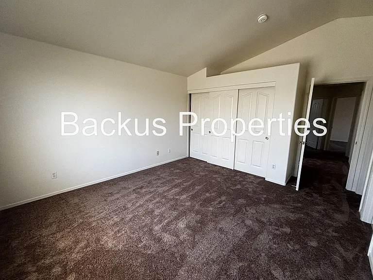 1065 Kensington Way — Photo 22