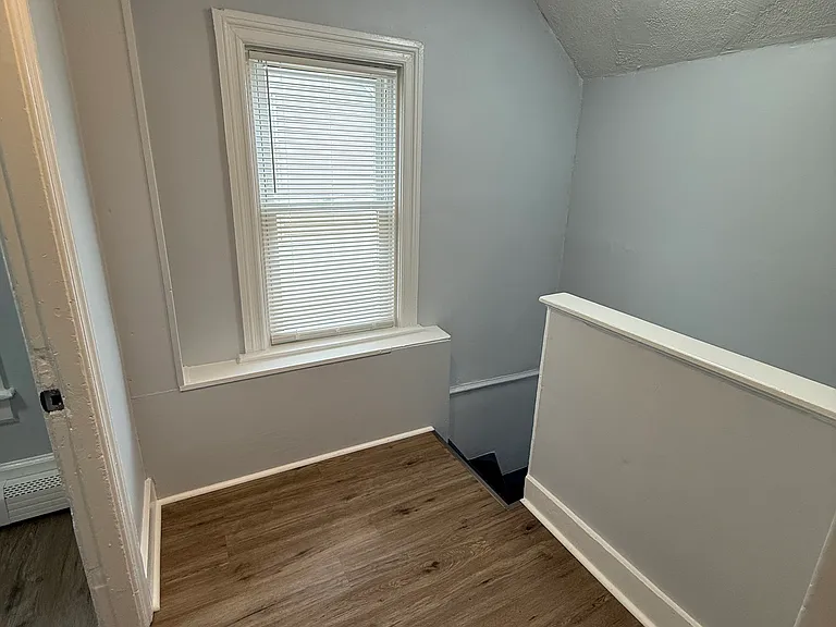 34 Amsterdam St #2R — Photo 9