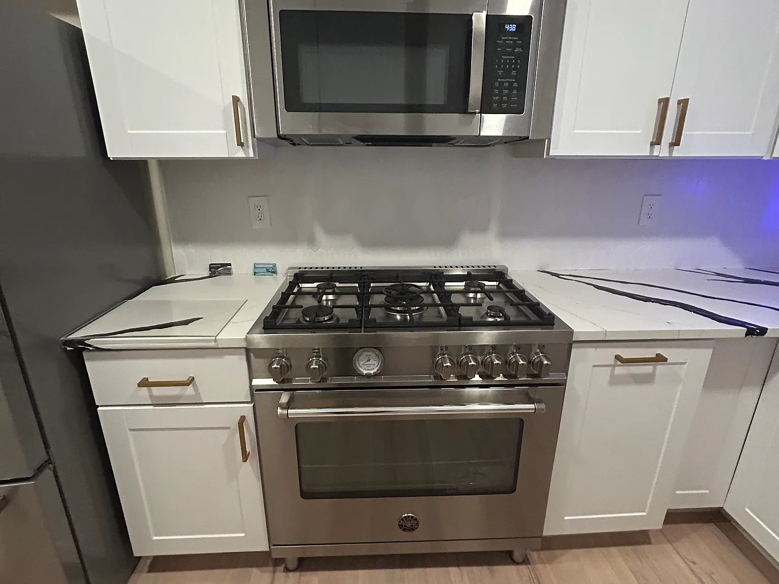 506 Hyde Park Dr — Photo 3