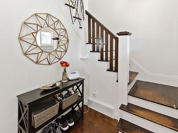 2nd image of 2041 E Sherman St