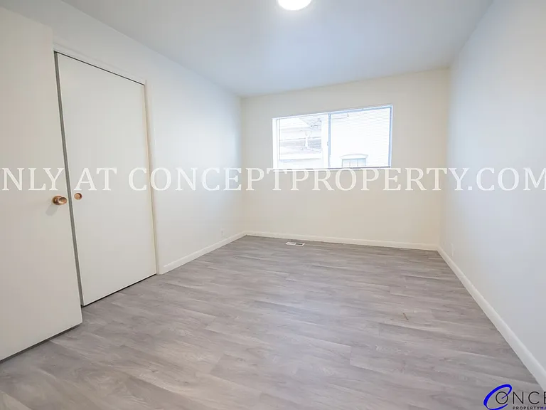 425 E 3rd Ave — Photo 53