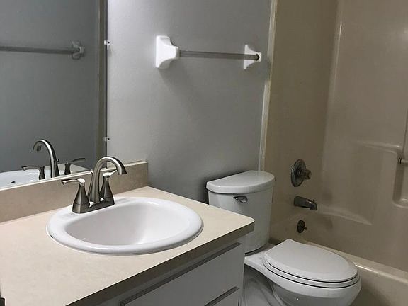 5th image of 3117 Julia Ct