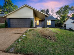 5424 Suntrail Dr, Florissant, MO