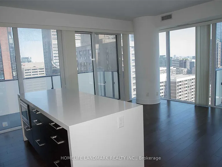 1080 Bay St #2510 — Photo 6