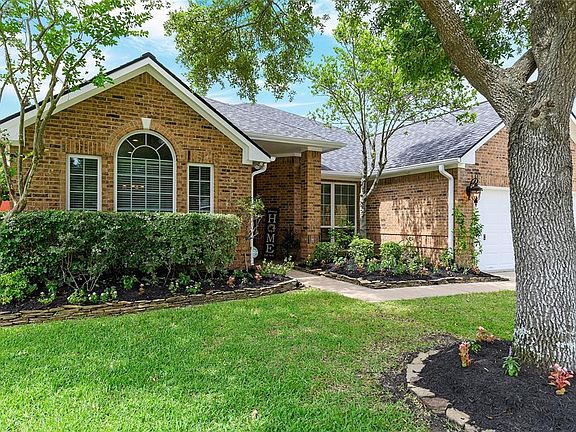 3rd image of 9819 Sage Lee Dr