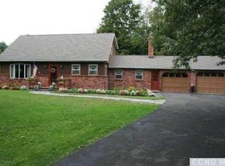 33 Hunter Dr S, Valatie, NY 12184