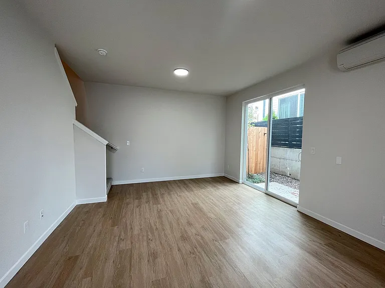 4725 N Williams Ave — Photo 8