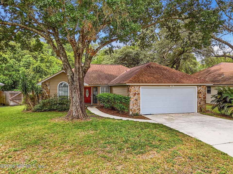1st image of 1586 CRABAPPLE COVE Court