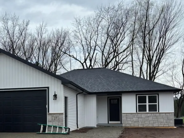27 Ash Grove Pl, Kaukauna, WI 54130