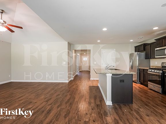5th image of 4631 Woodford Cir