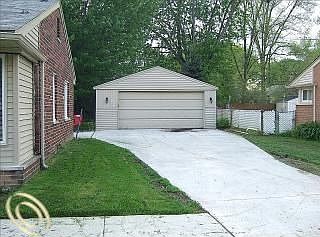 2nd image of 135 Huntley Ave