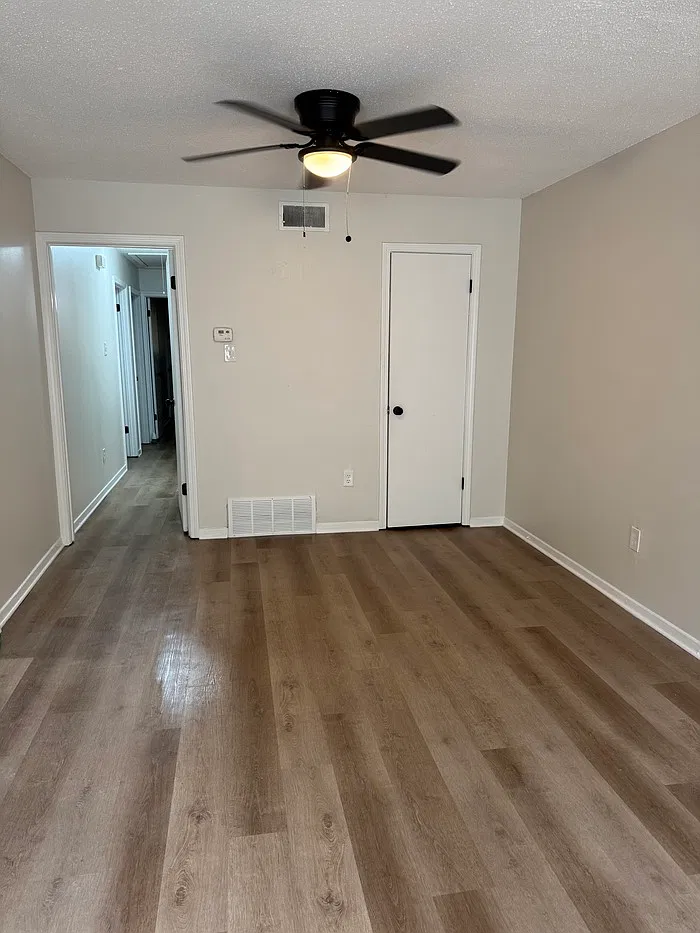 3 bed, 2.0 bath, $1,375 — Photo 4