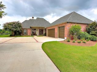 37216 Lakeshore Ave, Prairieville, LA 70769
