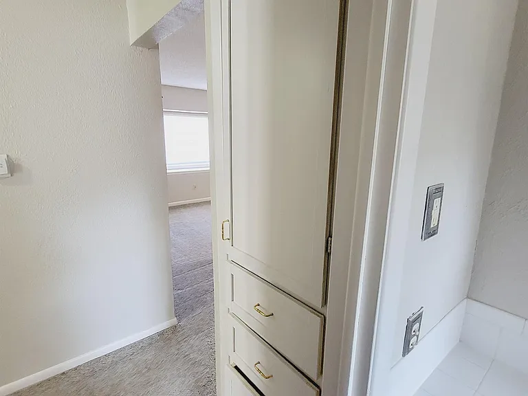 1744 S Lark Ln — Photo 13