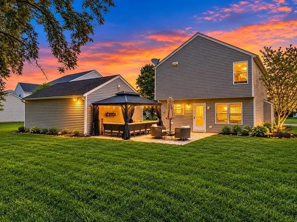 1126 Lake Forest Dr, Hebron, OH 43025