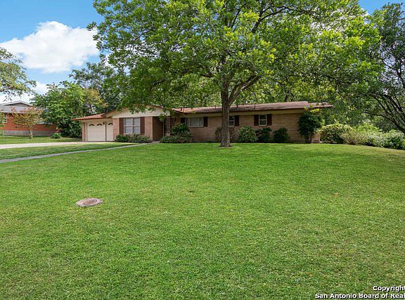 2nd image of 3953 Willowbrook Dr