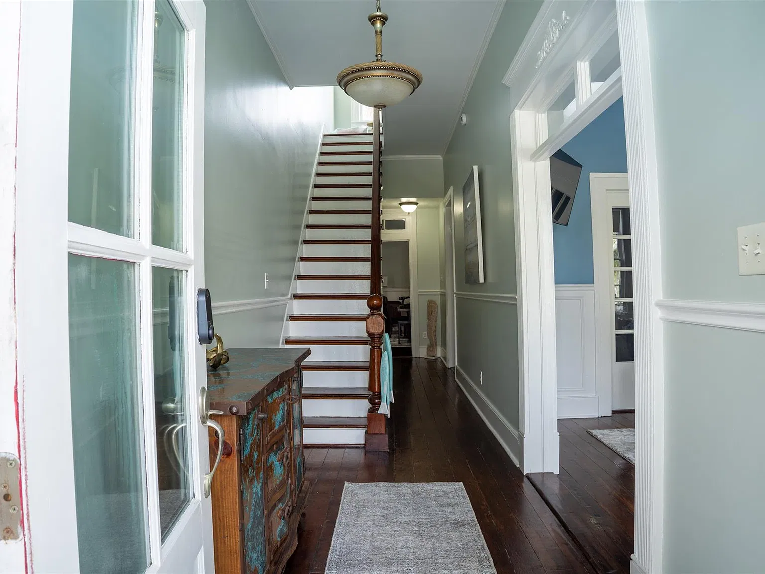 3 bed, 2.5 bath, 1840 sqft, $4,000 — Photo 2