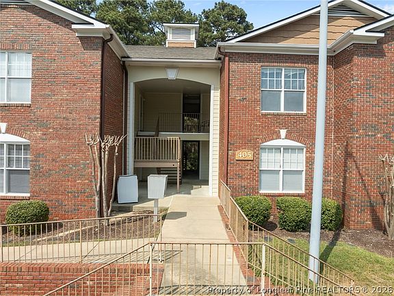 4th image of 405 Meadowland Ct APT 4