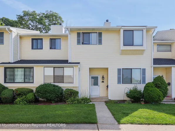 257 Clubhouse Drive, Middletown, NJ 07748