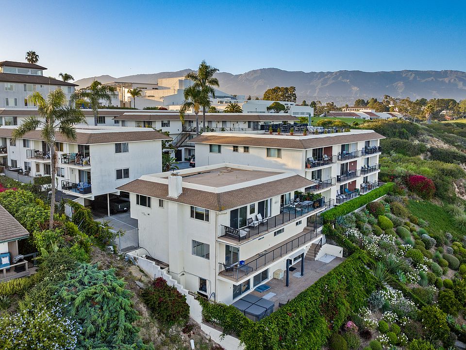 Direct Access to Leadbetter Beach