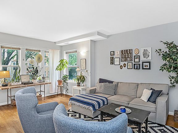 2nd image of 4915 N Hoyne Ave APT 2N