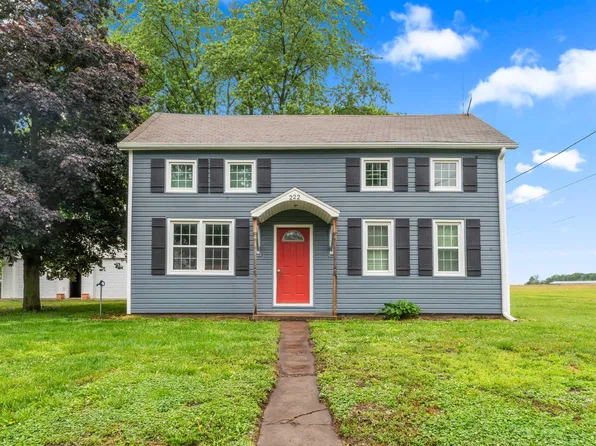 222 S Elm St, Emma, MO 65327