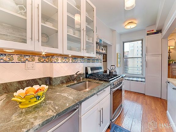 2nd image of 242 E 19th St APT 6D