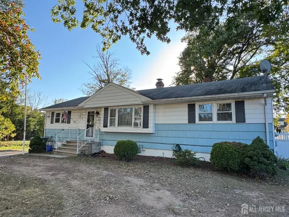 97 Howard Ave, Edison, NJ 08837