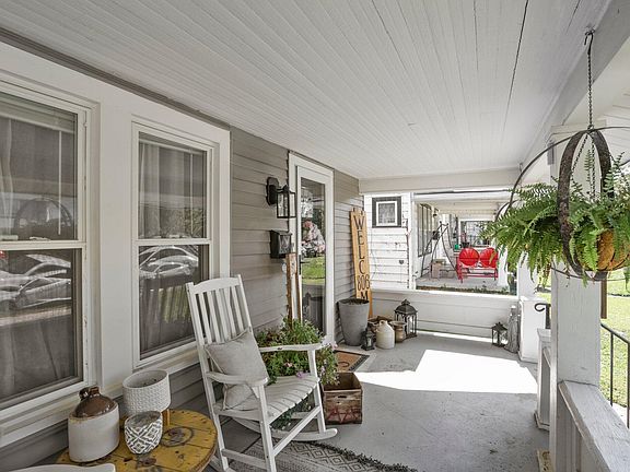 4th image of 806 S Richardson Ave