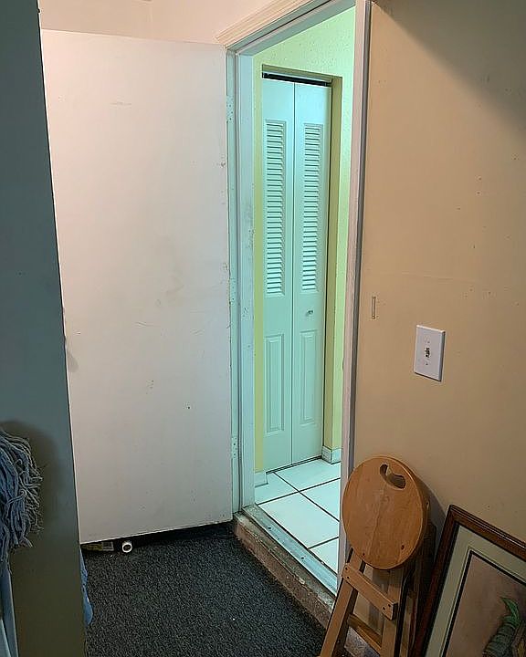 1st image of 100 SE Eyerly Ave