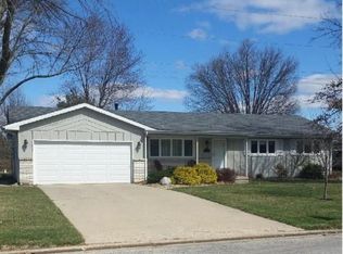 720 W Wildwood Dr, Mt Zion, IL 62549