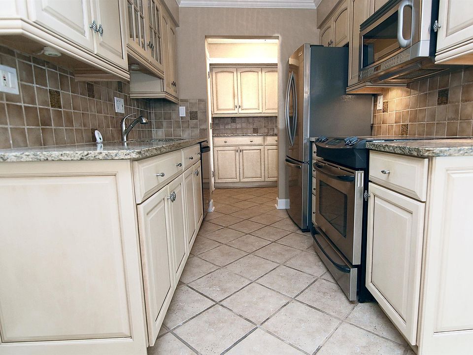 329 Riviera Dr, photo 5