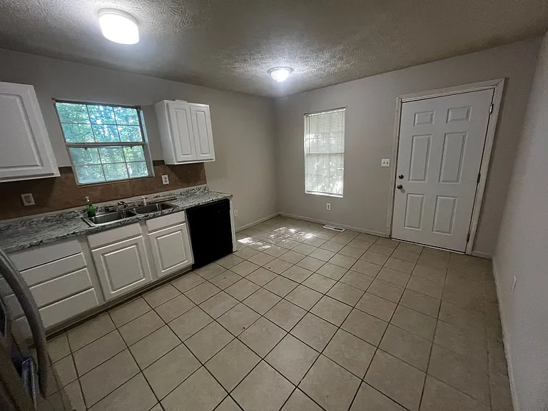 8040 Colquitt St — Photo 4