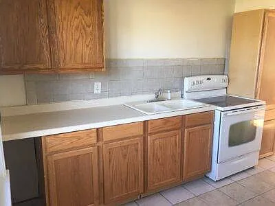 1757 Huron Rd SE — Photo 3