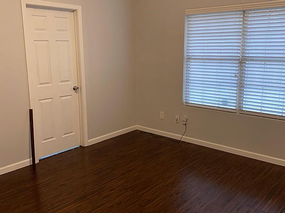 3rd image of 2922 Wickersham Ln