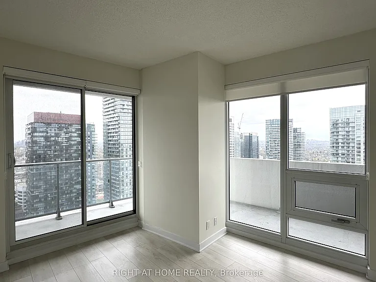2221 Yonge St #3102 — Photo 20