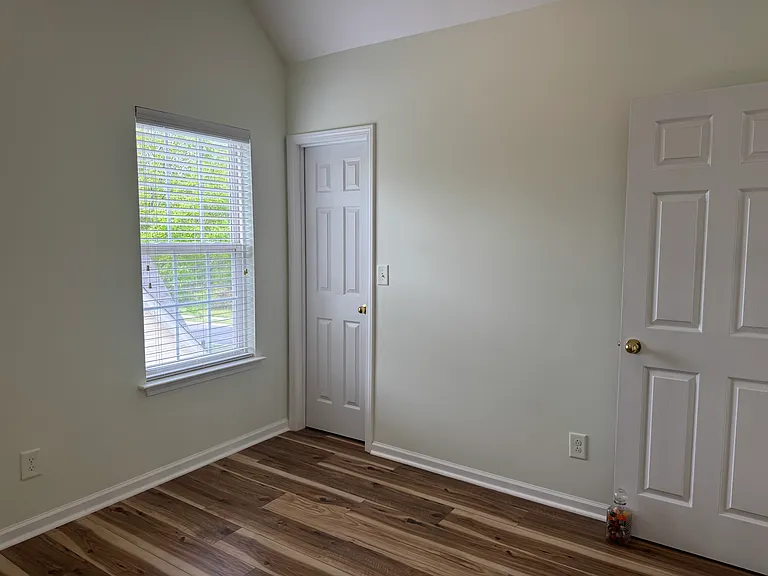 136 Madelia Pl — Photo 42