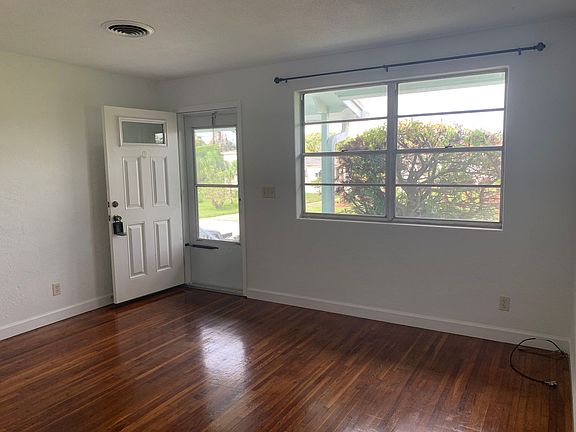 3rd image of 2007 Schulte Ave #1