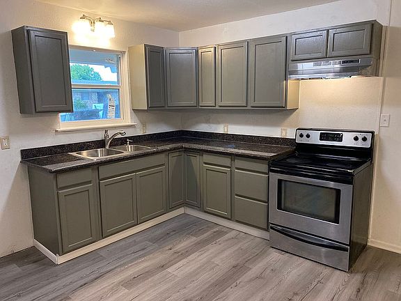2nd image of 1402 Cedar Dr
